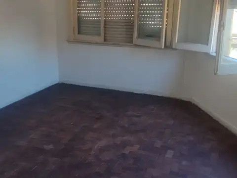 Depto Tipo Casa en Alquiler en Caseros, $ 750.000