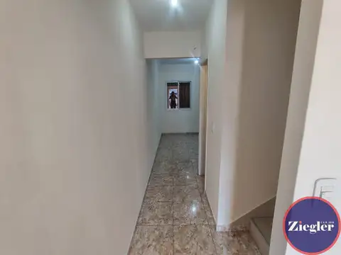 Casa en Alquiler con 1 cochera