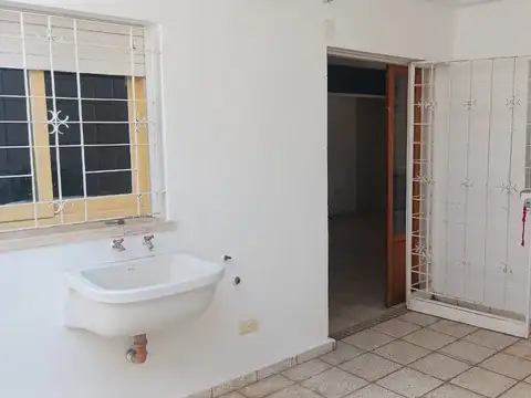 Departamento en Alquiler  1 Dormitorio - Amplio con Patio  B Alto Verde