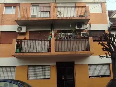 DEPARTAMENTO 3 AMBIENTES EN ALQUILER 2° PISO POR ESCALERA AL FRENTE CON BALCON, RAMOS MEJIA