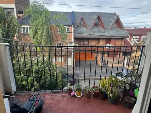 DEPARTAMENTO 3 AMBIENTES EN ALQUILER 2° PISO POR ESCALERA AL FRENTE CON BALCON, RAMOS MEJIA