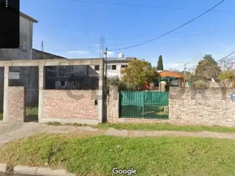 VENTA CASA 4 AMB. CON PARQUE.  NUEVO VALOR AHORA U$S 65.000   Antes U$S 75.000