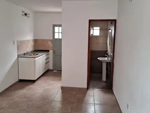 MONOAMBIENTE CON PATIO