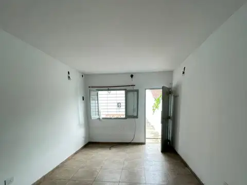 MONOAMBIENTE CON PATIO