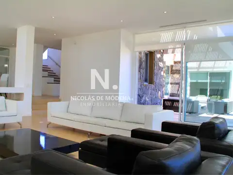 Casa 6 ambientes con 3 baños