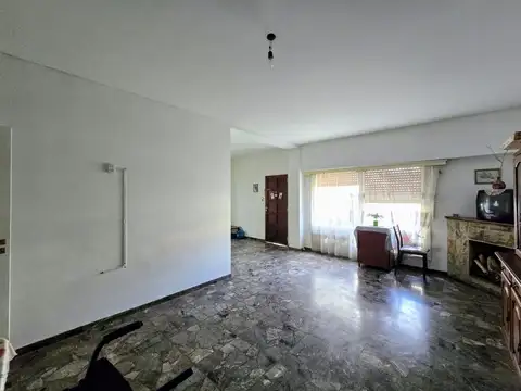 Casa 3 ambientes con patio en Venta en Villa Sarmiento