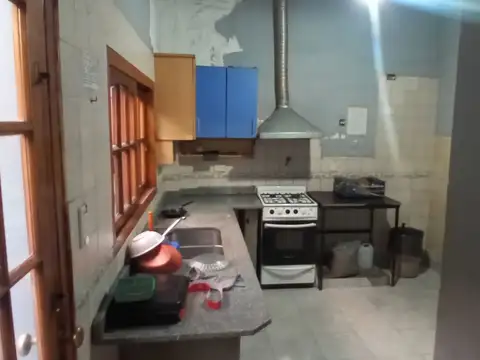 Casa 12 ambientes con 3 baños
