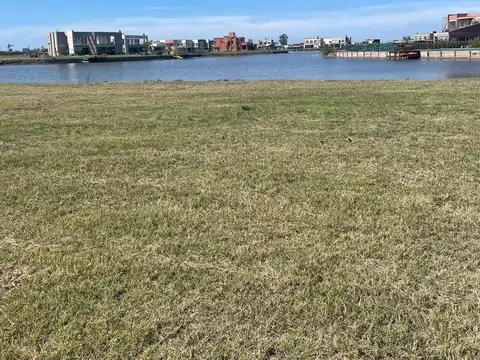 Lote en venta a laguna en Villalobos con proyecto, Pueblos del plata. Hudson. OPORTUNIDAD!!