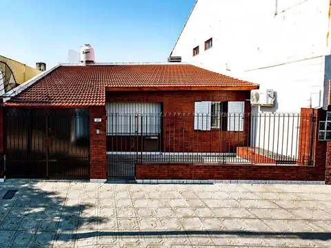 Casa 4 ambientes en venta Bernal apto credito