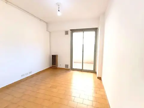 VENTA DEPARTAMENTO I DORM CON PATIO PROPIO CENTTRO