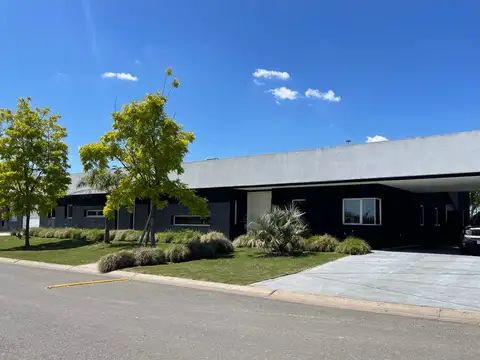 Casa en Alquiler de 4 dormitorios