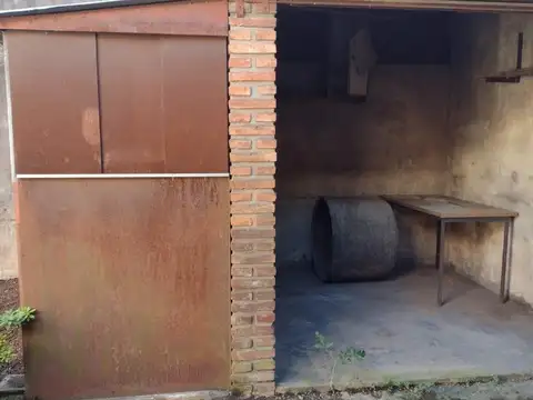 Casa a refaccionar sobre lote propio de 8,66x24