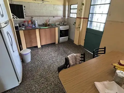 Casa 4 ambientes con 1 baño
