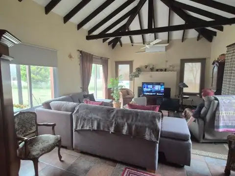 Casa 4 ambientes con 3 baños