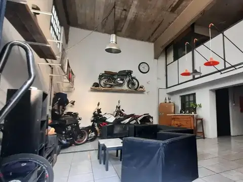 PH estilo industrial con COCHERA en WILDE