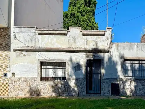 Lote 200m2 c/ Vivienda a Reciclar en Villa Maipú
