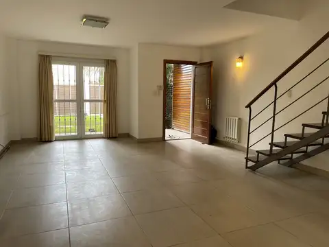 Depto Tipo Casa en Venta de 4 ambientes