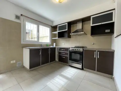 Depto Tipo Casa en Venta con 1 cocheras