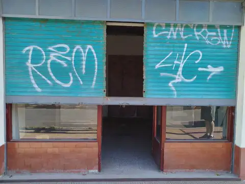 Local en Venta 61 años