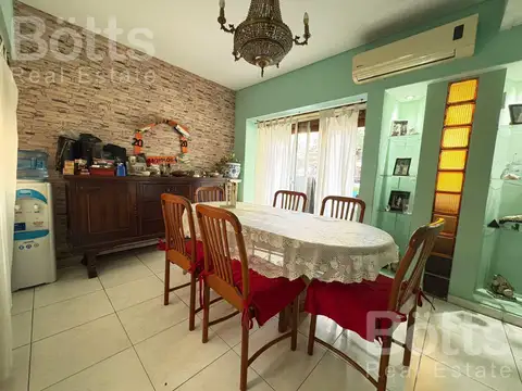Venta departamento 4amb + dependencia - Flores