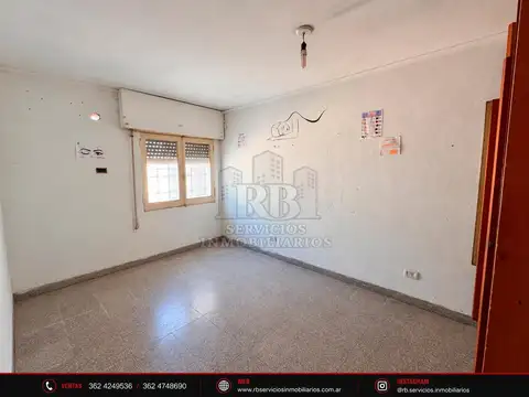 GRAN CASA EN ESQUINA A RECICLAR