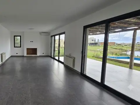 Casa en Venta en El Naudir, USD 380.000