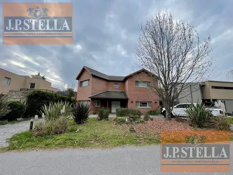 Excelente Chalet 5 Amb. c/ Pileta 244 m² Cub. - Barrio La Deseada - Ezeiza