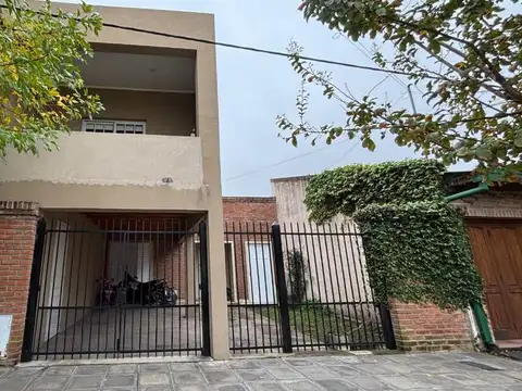 CASA EN VENTA EN BRAGADO CON PILETA