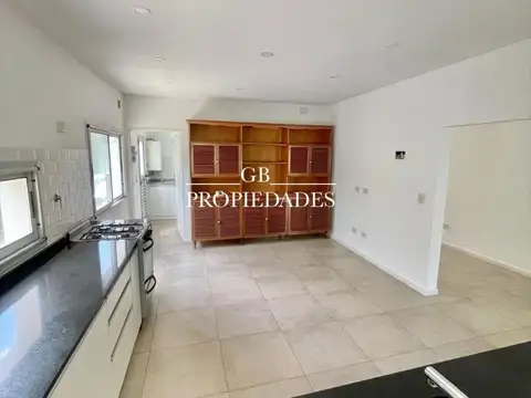 Casa en Alquiler en Pilar del Este - Santa Guadalupe, USD 1.400