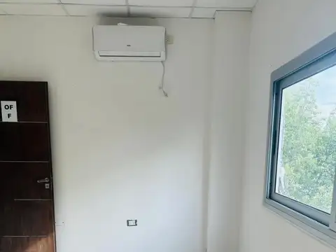 Oficina en Alquiler en Pilar, $ 250.000