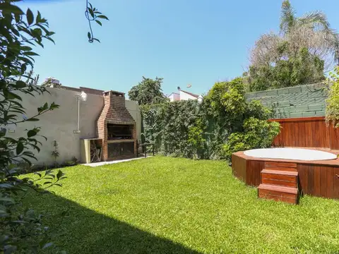 Casa de 5 ambientes con jardín, parrilla y jacuzzi
