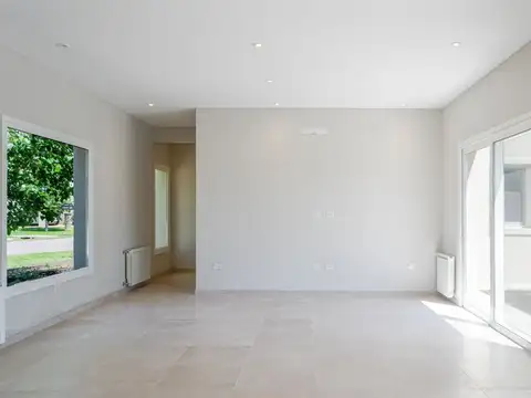 CASA EN ALQUILER 4 AMBIENTES EN FINCAS SPORTING
