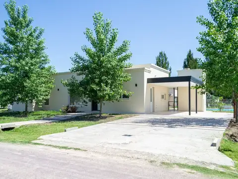 Casa en Alquiler en Fincas de San Vicente, USD 1.600