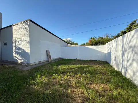 CASA INTERNA CON PATIO VERDE