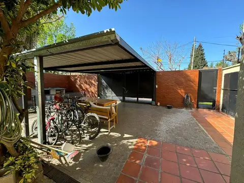Casa 7 ambientes con 4 baños