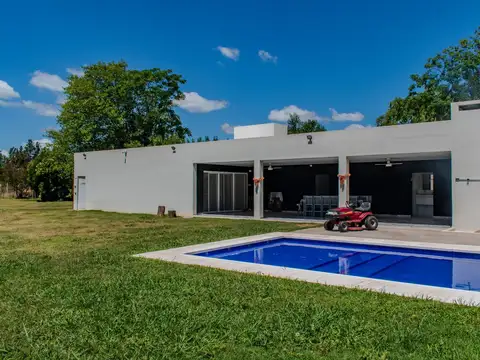 VENTA CASA 4 AMB ESTILO MINIMALISTA EN BRADSEN EN LAS GOLONDRINAS, ETCHEBERRY BRADSEN