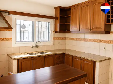 Casa 6 ambientes con 3 baños