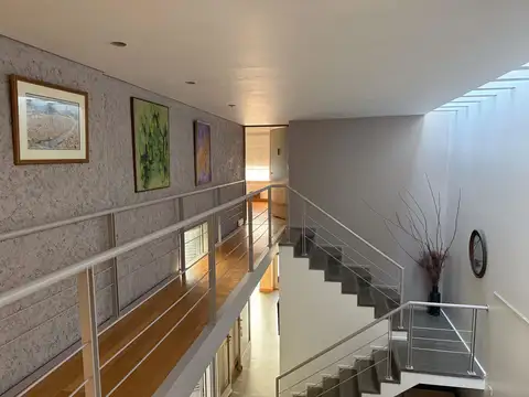 Casa en Palermo - en dos plantas , con parque , quincho y parrilla