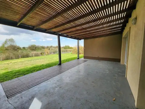 Casa 4 ambientes con 3 baños