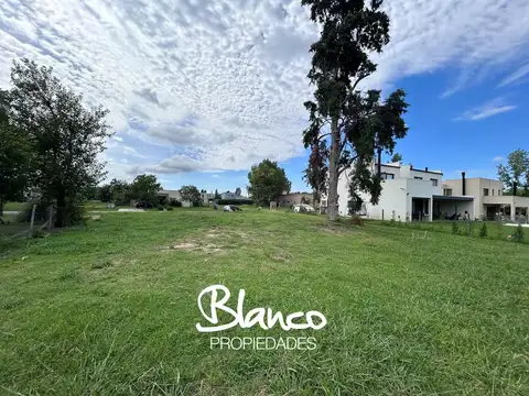 Terreno en Venta de 853,0 m2