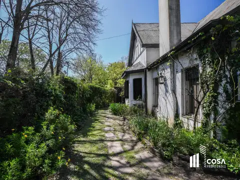 Casa 7 ambientes con 4 baños