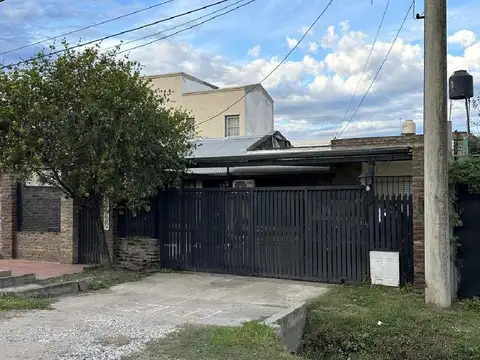 CASA 3 DORMITORIO + COMODIN