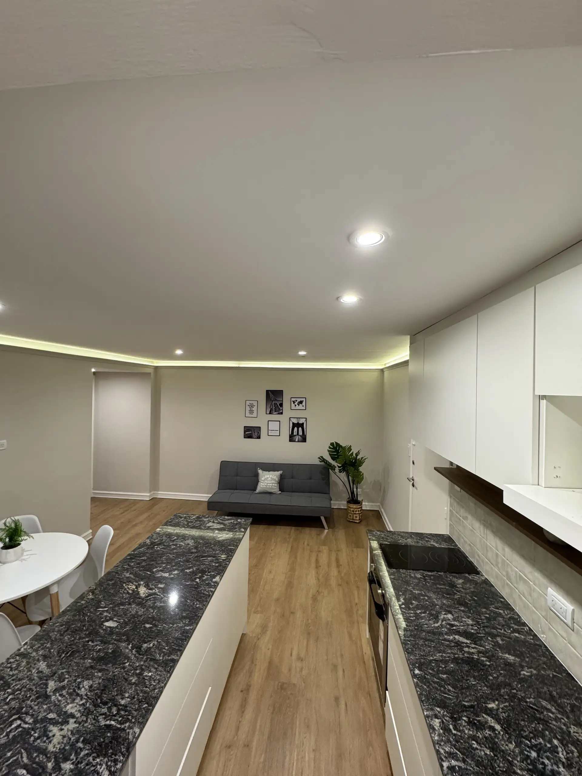 Depto 2 amb reciclado a nuevo 36m², amoblado y 1 cuadra del mar — La Bristol