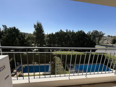 Av. de los Lagos al 3100