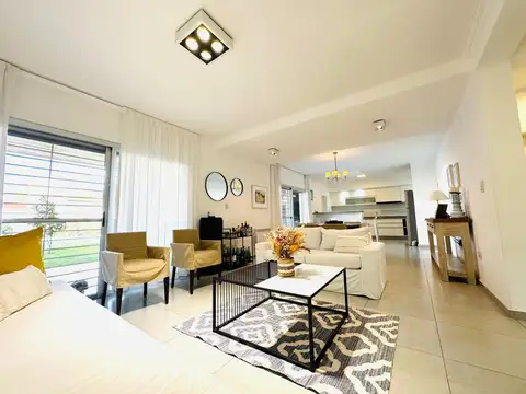 Casa en Venta con cochera