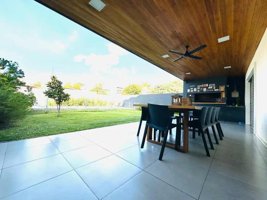 Casa en Venta con cochera