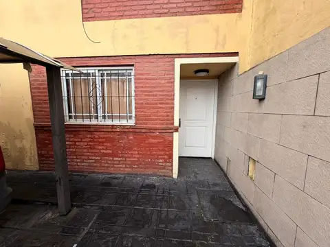 Depto Tipo Casa en Venta en Ramos Mejía, USD 46.000