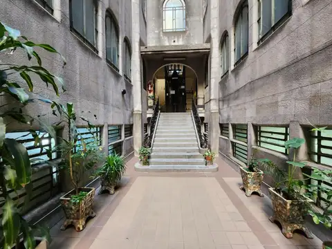 Avenida Hipólito Yrigoyen 2500, Piso 2°