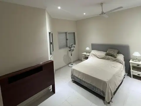 Casa en Alquiler en Las Flores, $ 950.000