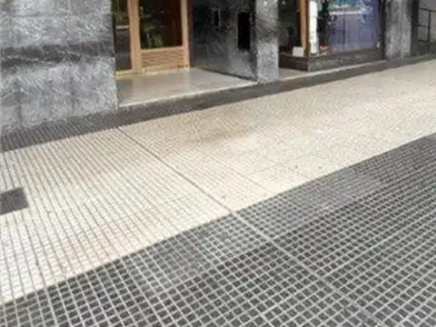 Avenida Hipólito Yrigoyen 1500, Piso 1